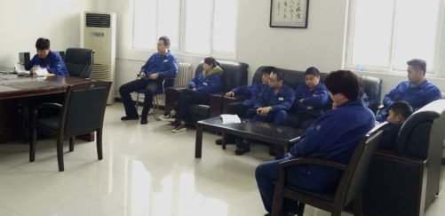 機(jī)加二團(tuán)支部組織團(tuán)員青年學(xué)習(xí)李德鎖董事長重要講話精神
